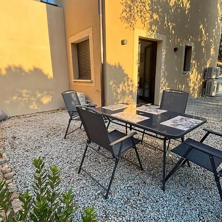 Appartement Rez-de-jardin A 5 Minutes De La *