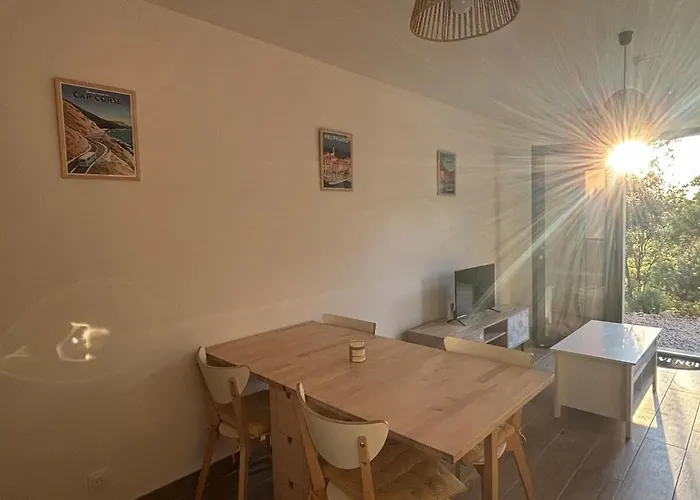 Appartement Rez-de-jardin A 5 Minutes De La Sartène